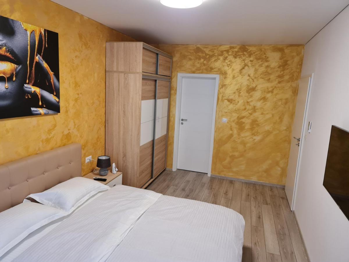 Eva Apartament Apartment Galati Exterior photo